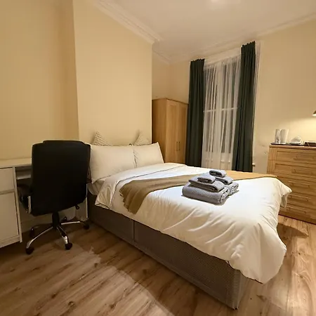 Budget Friendly And Cozy Rooms In Hammersmith